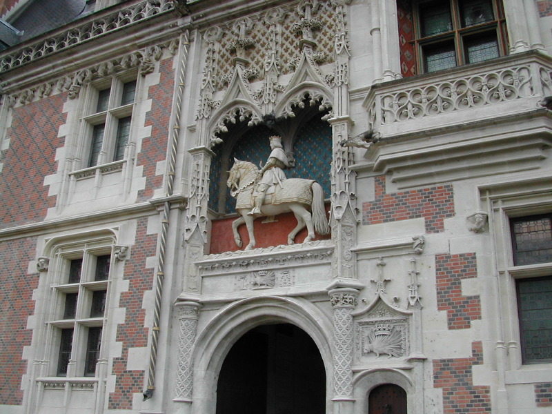 Blois courtyard entrance